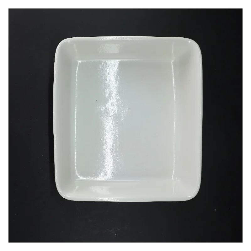 Rektangulært hvidt bl.a lasagne fad (str. 24x25 cm)