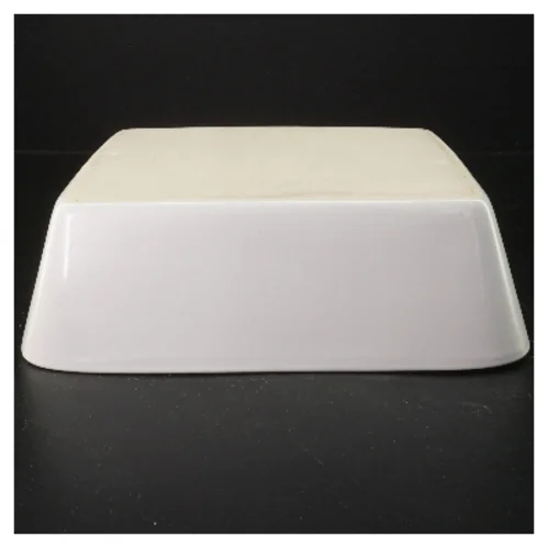 Rektangulært hvidt bl.a lasagne fad (str. 24x25 cm)