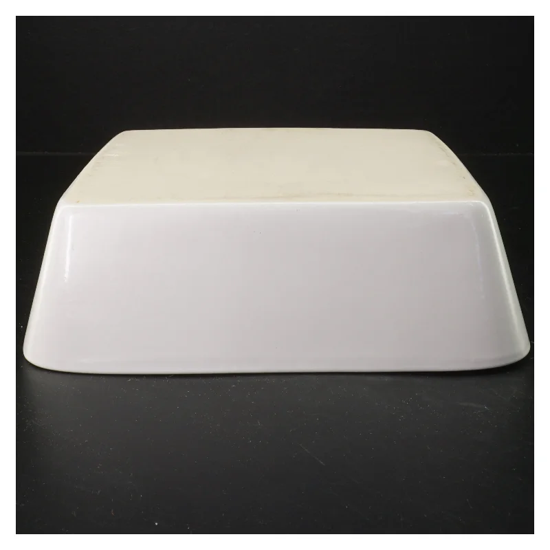 Rektangulært hvidt bl.a lasagne fad (str. 24x25 cm)