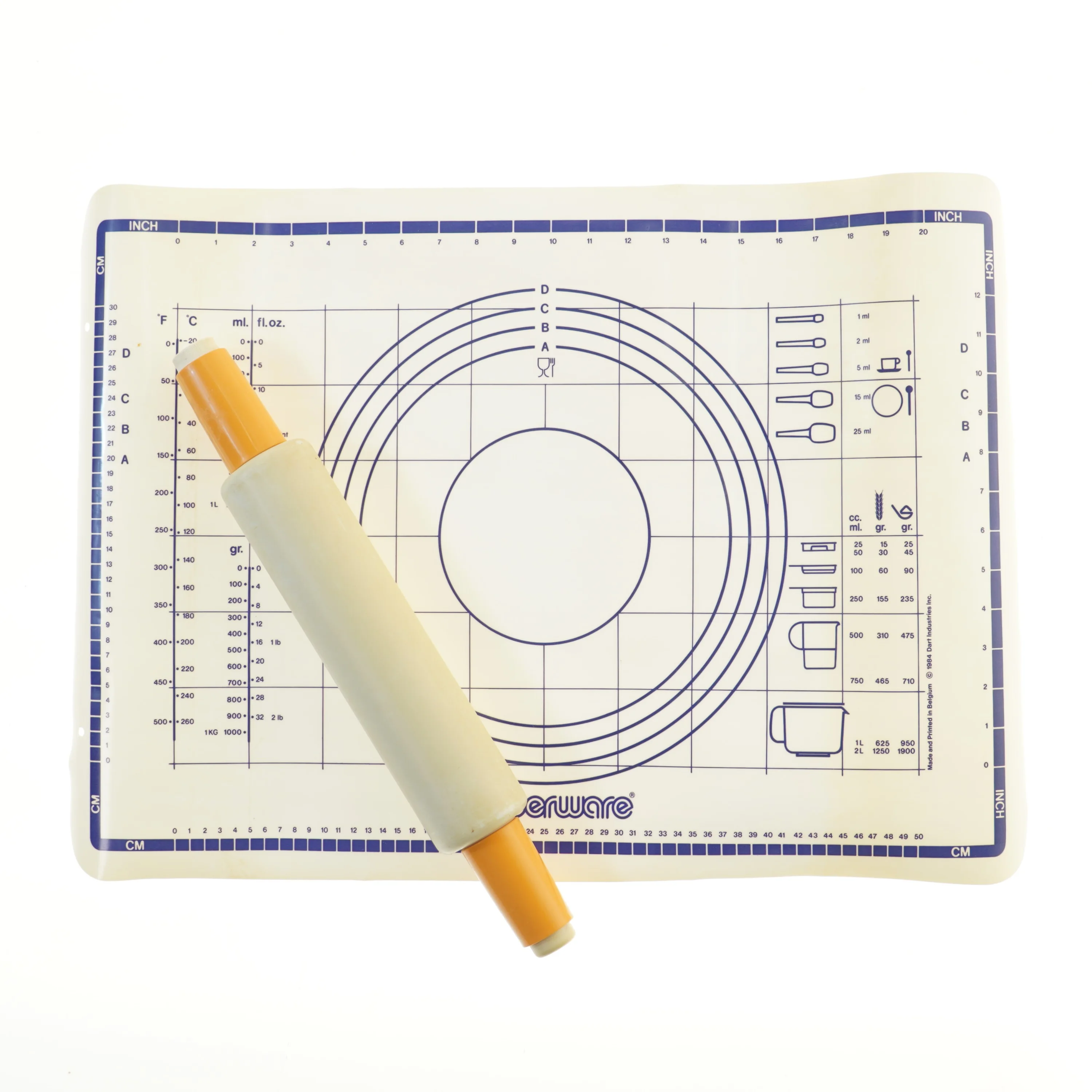 Bagerulle og bagemåtte fra Tupperware (str. 65,5x46 cm)