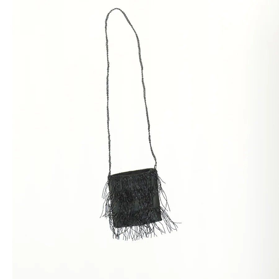 Sort taske med frynser (str. 17x16 cm)