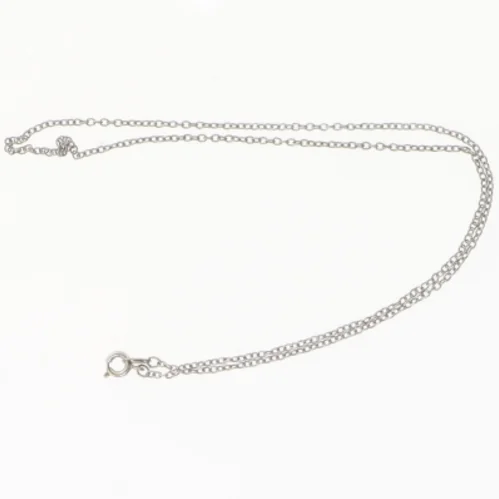 Sølvfarvet halskæde (str. 48 cm)