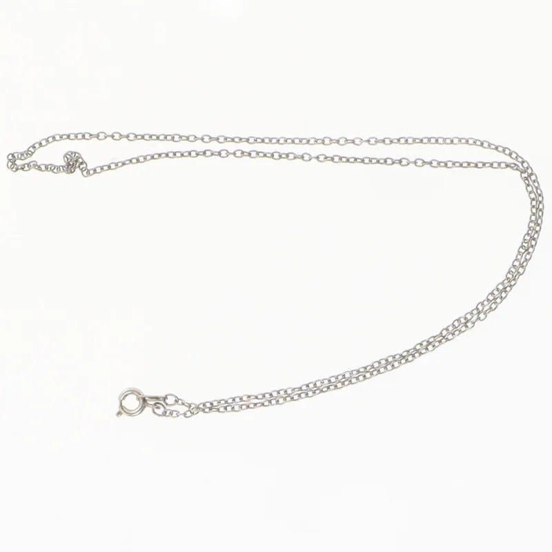 Sølvfarvet halskæde (str. 48 cm)