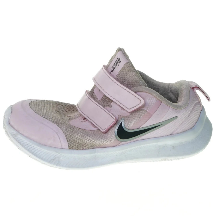Sko fra Nike (str. 27)