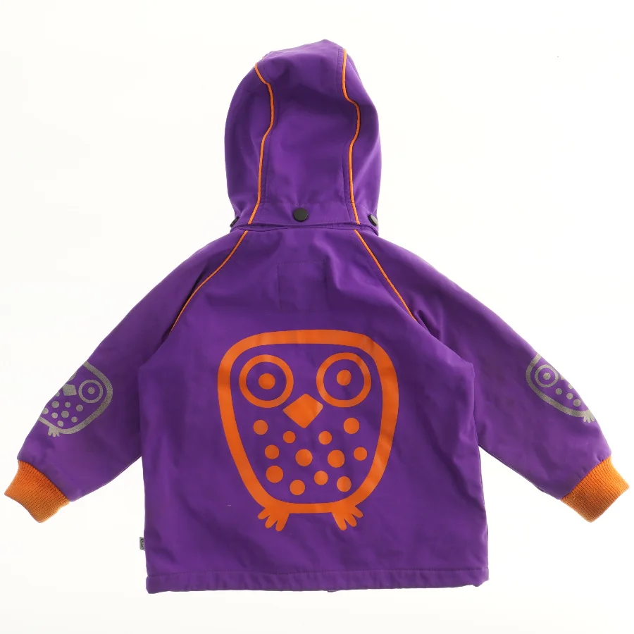 Ej Sikkelej jakke, vind og vandtæt med uglemotiv (str. 98)