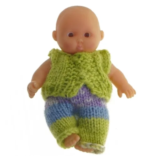Lille dukke med tøj (str. 12 cm)