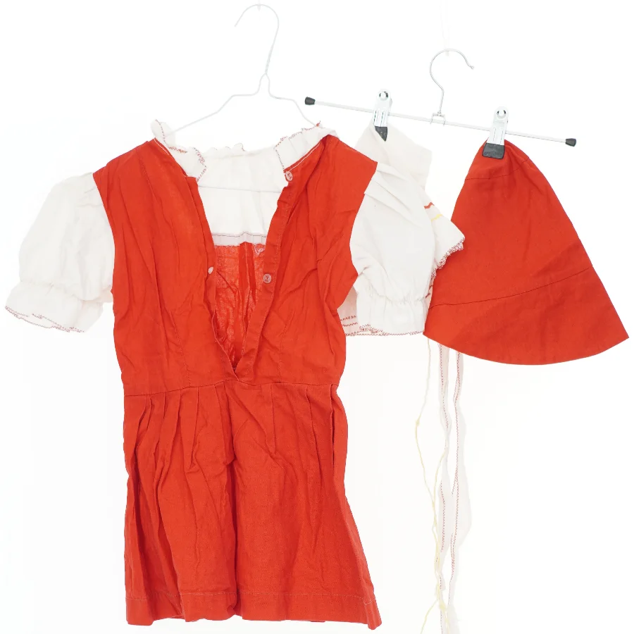 Rødhætte udklædning med rød kjole og hat (str. 92) Perfekt til fastelavn 