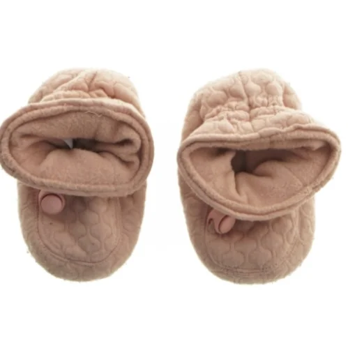 Sutsko i lyserød (str. 22-23)