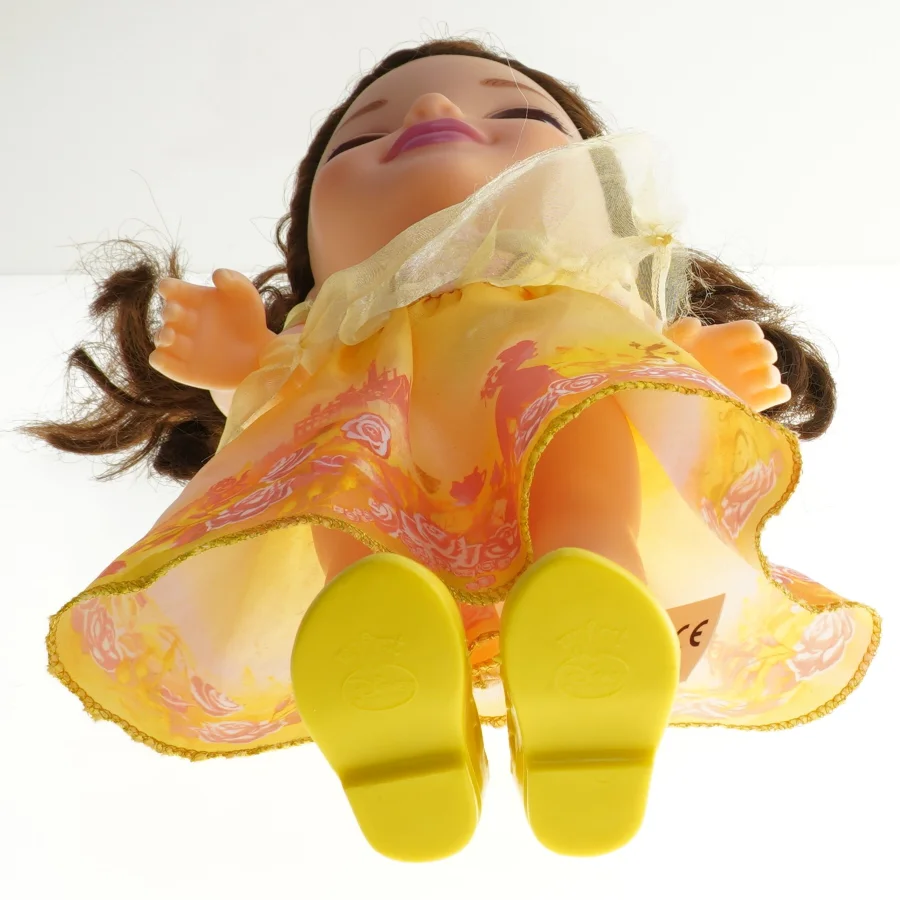 35 cm dukke med gul kjole (str. 35 cm)