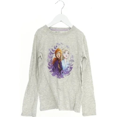 Langærmet grå bluse med motiv fra Disney (str. 134)