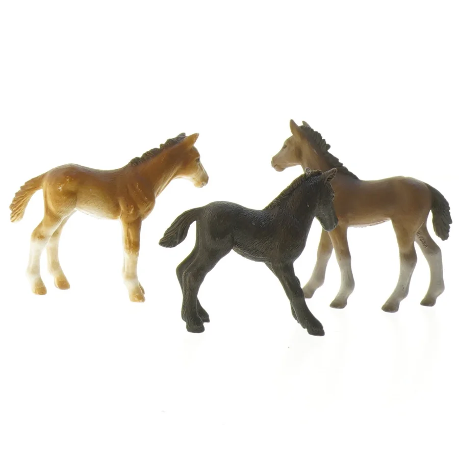 Schleigch Figurer af føl (str. 9 cm)