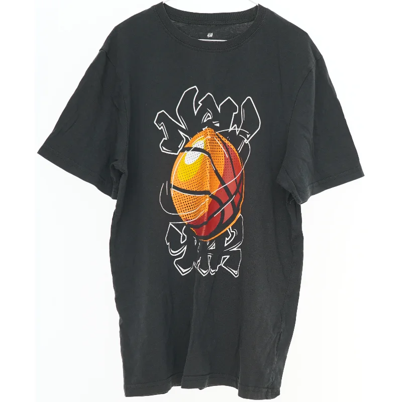 Basketball T-shirt fra H&M (str. 158)