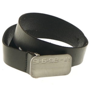 Læderbælte med metalspænde (str. 84,5 cm)