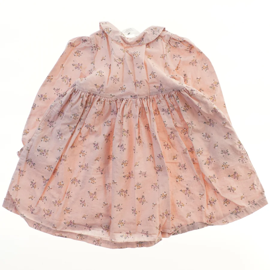 Blomstret kjole fra H&M (str. 104)