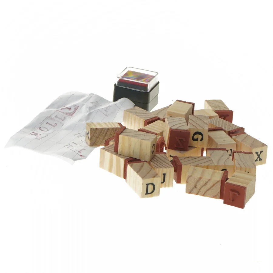 Sæt med træbogstavstempler og stempelpude (str. Ø 1,5 cm)