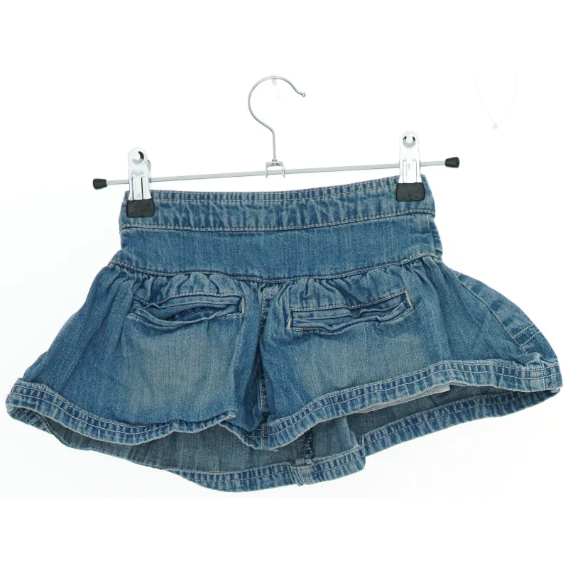 Denim nederdel med bælte fra Mads & Mads (str. 92)