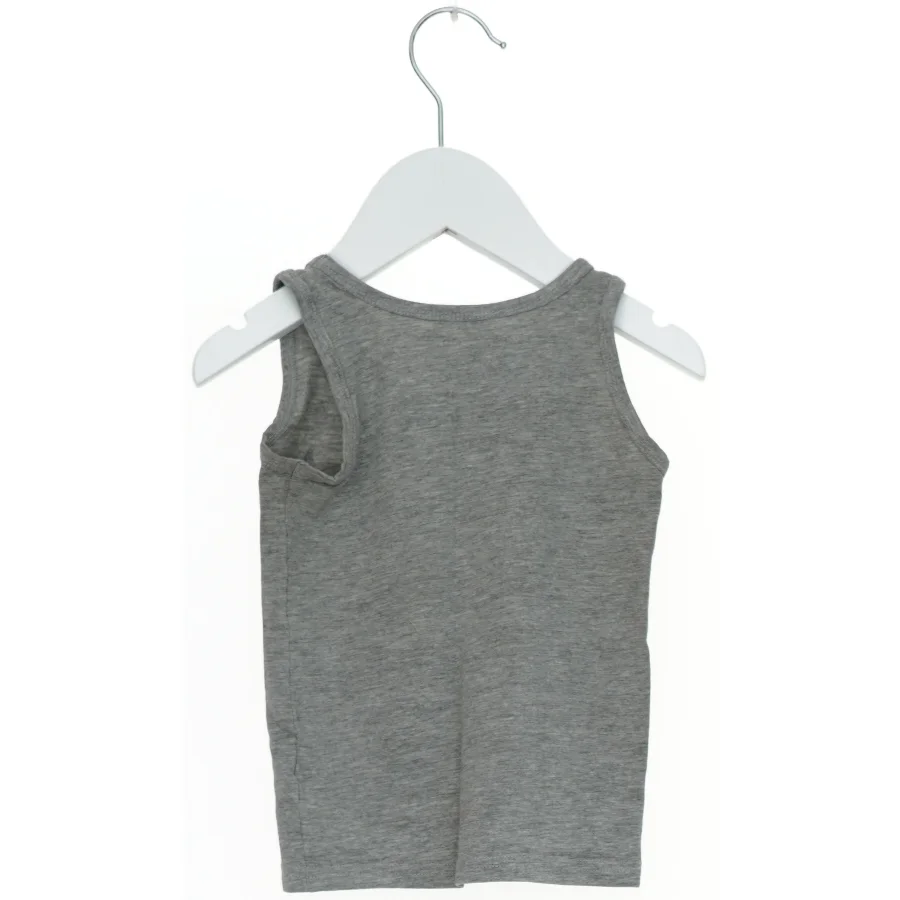 Grå tanktop med paraplymotiv fra Name It (str. 92)