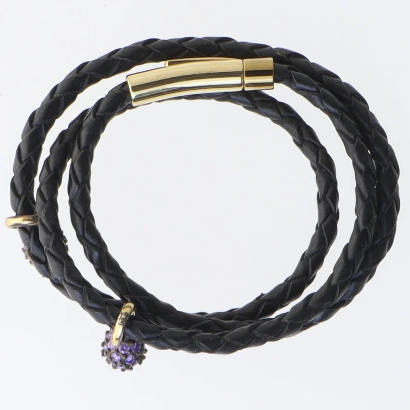 Flettet sort læderarmbånd med guld lukning (str. 50 cm)