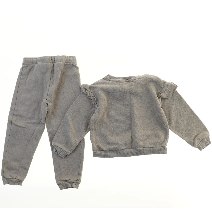 Beige joggingsæt til børn fra H&M (str. 98)