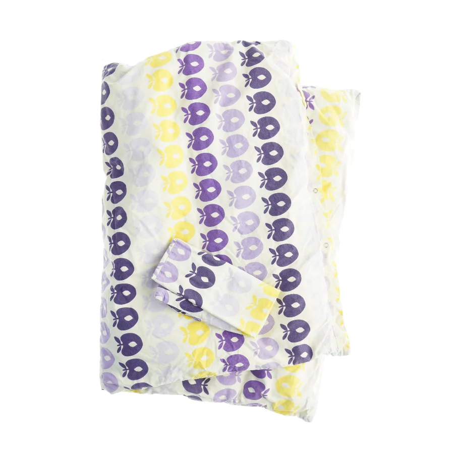 Babydyne + Sengesæt med æbler fra Småfolk (str. 92 x 62 cm)