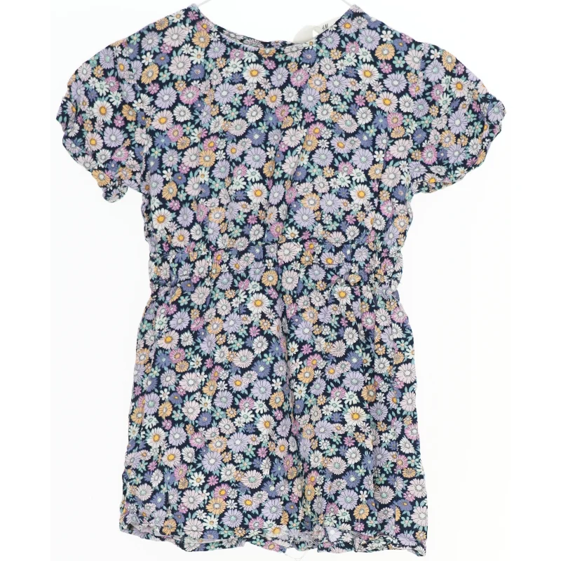 Blomstrede buksedragt/sommerdragt til børn fra H&M (str. 104)