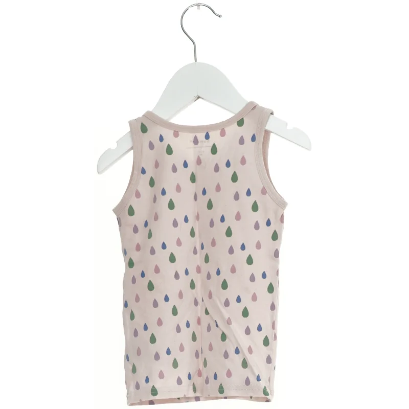 Top med dråbemønster fra Name It (str. 92)