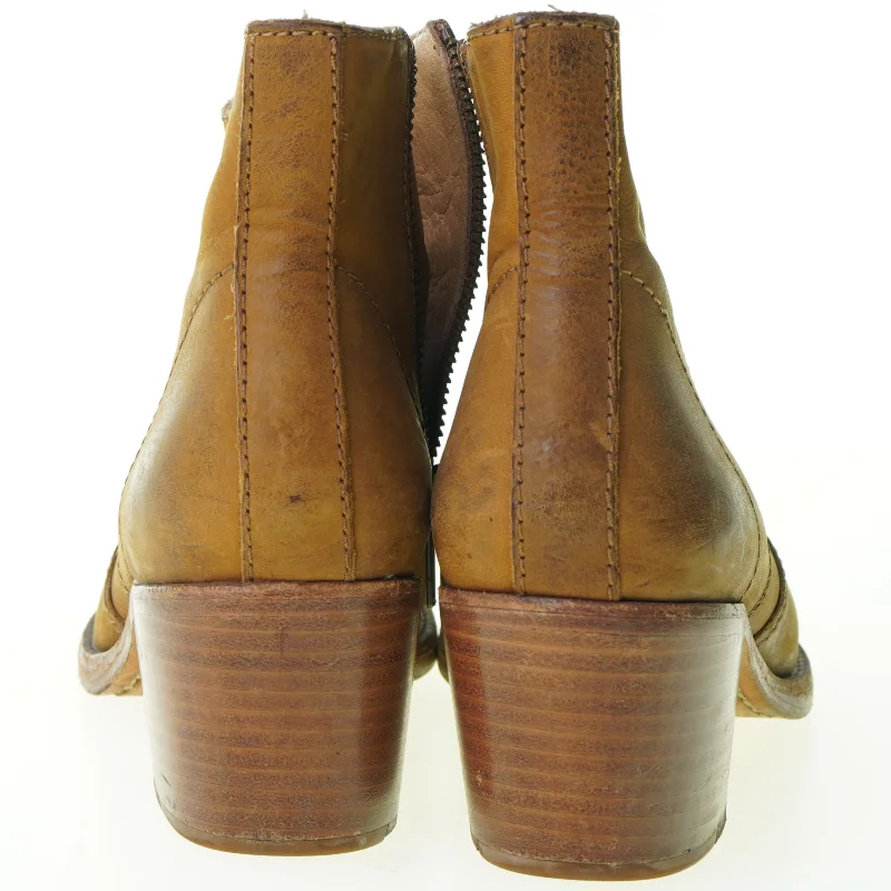 A.P.C. Anna cowboy boots (str. 35)