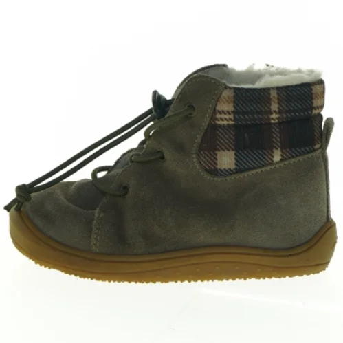 Barfodsstøvler i ruskind fra Tikki (str. 23)