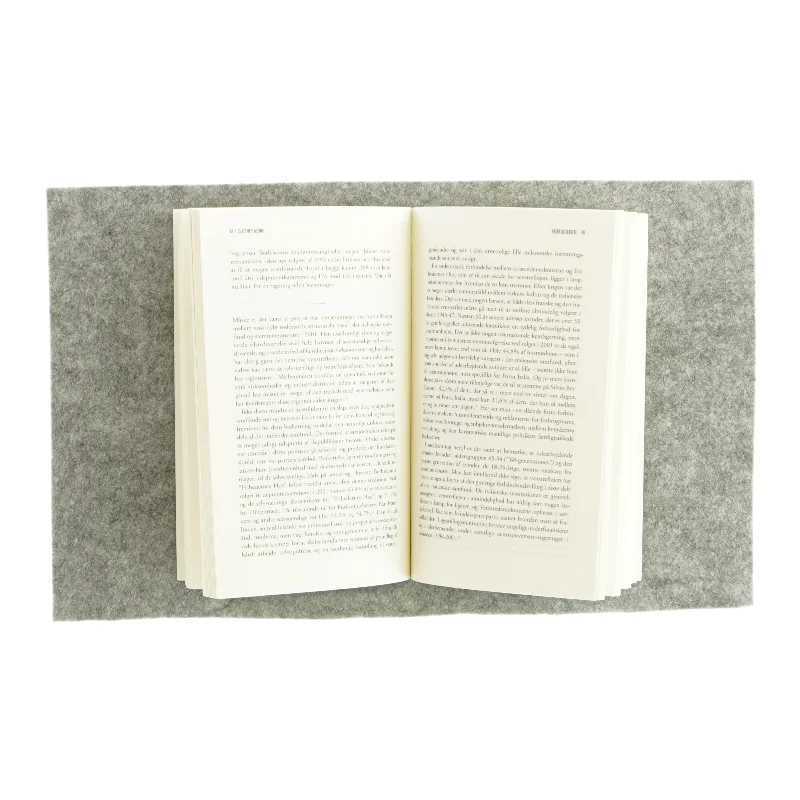 Silvio Berlusconi - manden der ville eje Italien af Poul Ginsburg (bog)