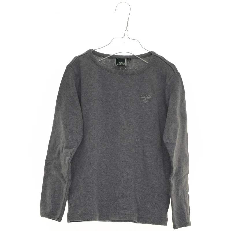Bluse fra Hummel (str. 122 cm)
