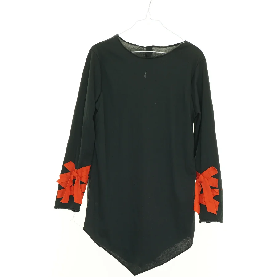 Kostume (str. 140 cm)