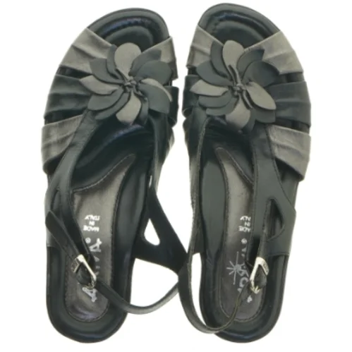 Sort sandal med hæl fra Artika (str. 35 )