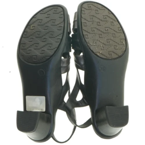 Sort sandal med hæl fra Artika (str. 35 )