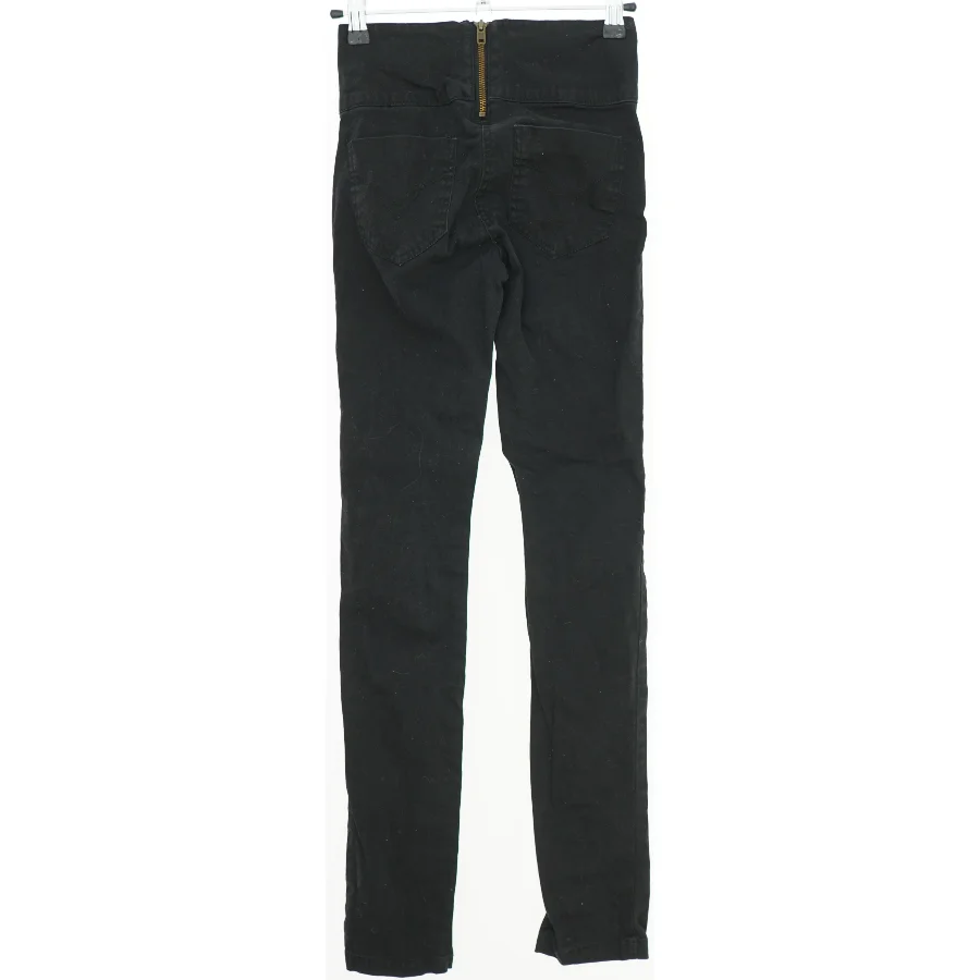 Sorte bukser med lynlås fra D.Xel (str. 140)