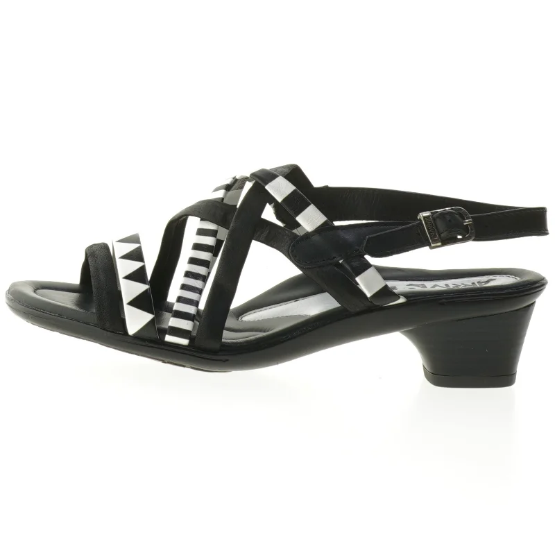 Ubrugt Sort og hvid damesandaler fra Ariva (str. 39 )