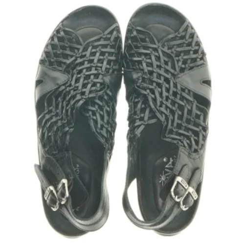 Sorte sandaler med flettet design fra Ariva (str. 35 )