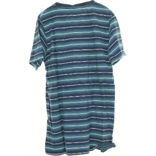 T-Shirt fra DWG (str. 164 cm)