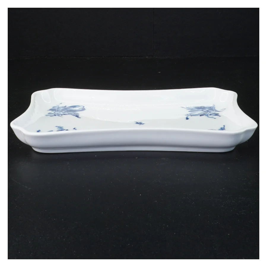 Blå blomst porcelænsfad, kantet, fra Royal Copenhagen, 1.sortering (str. 24 x 17 cm)