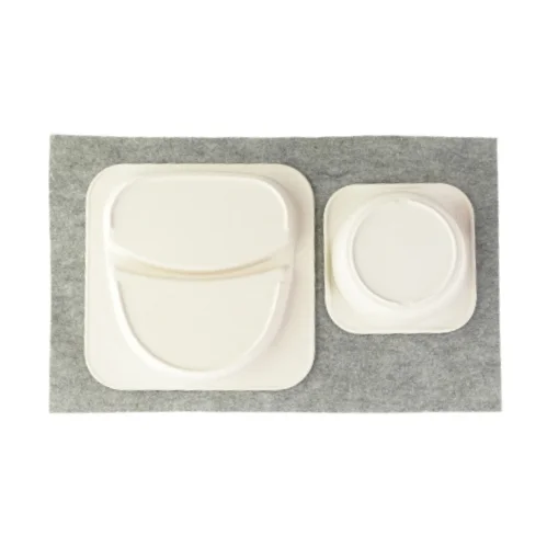 Sæt med skål og tallerken fra Ukendt (str. LB:21x21 LB:14x14)