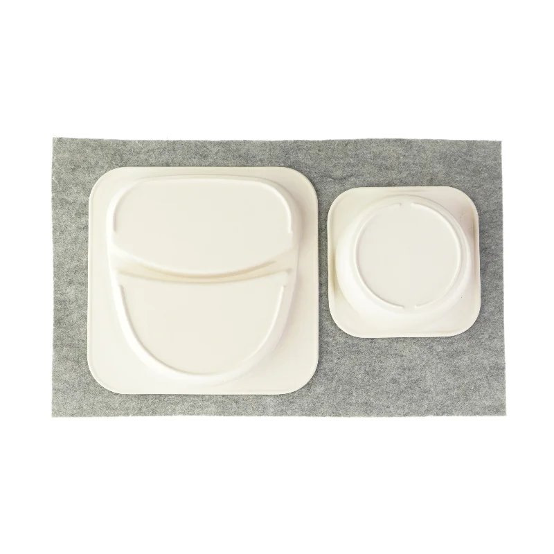 Sæt med skål og tallerken fra Ukendt (str. LB:21x21 LB:14x14)