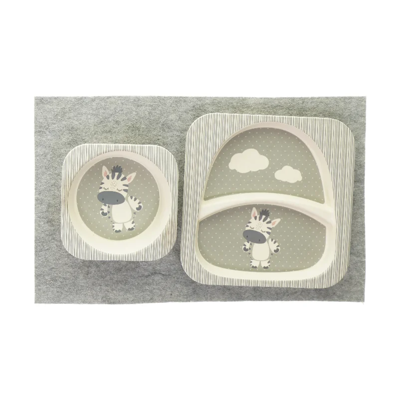 Sæt med skål og tallerken fra Ukendt (str. LB:21x21 LB:14x14)