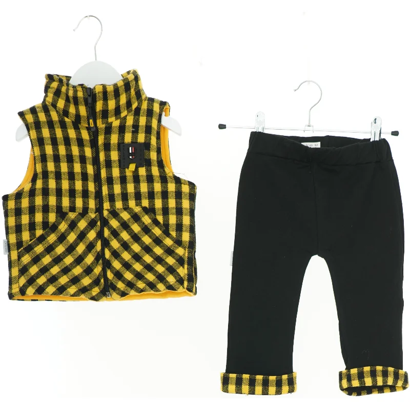 Sæt børnetøj (str. 92 cm)