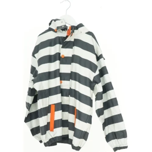 Regnjakke fra Mikk-line (str. 134 cm)