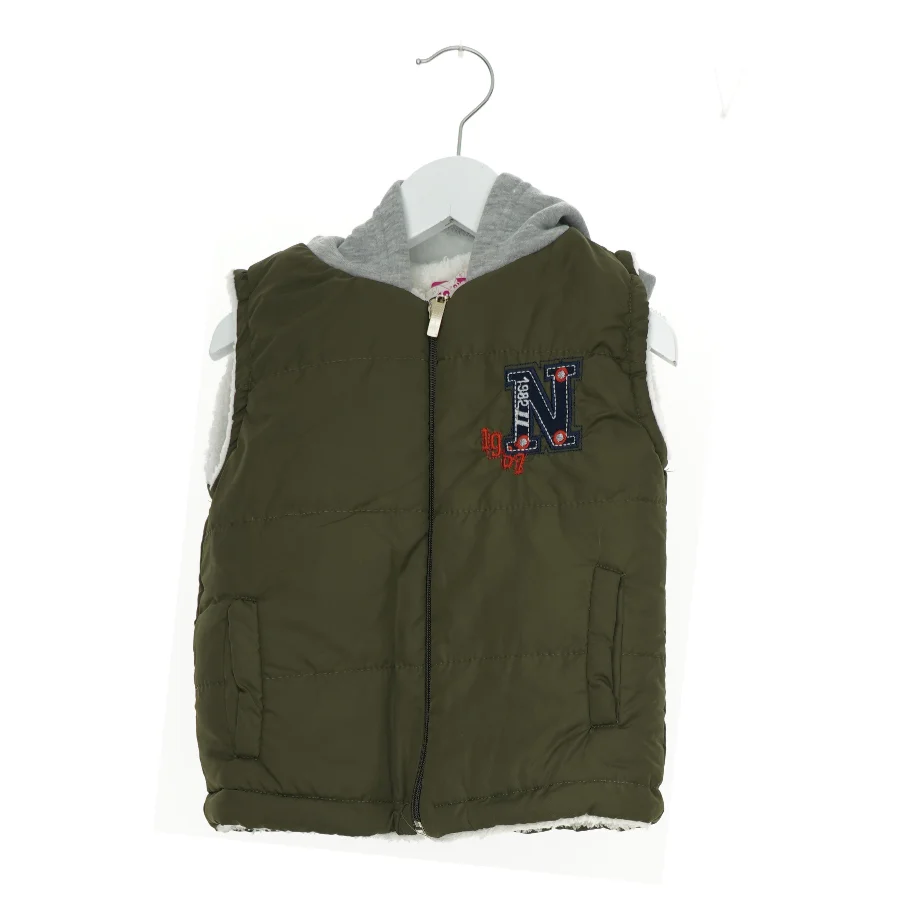 Vest med foer (str. 104 cm)