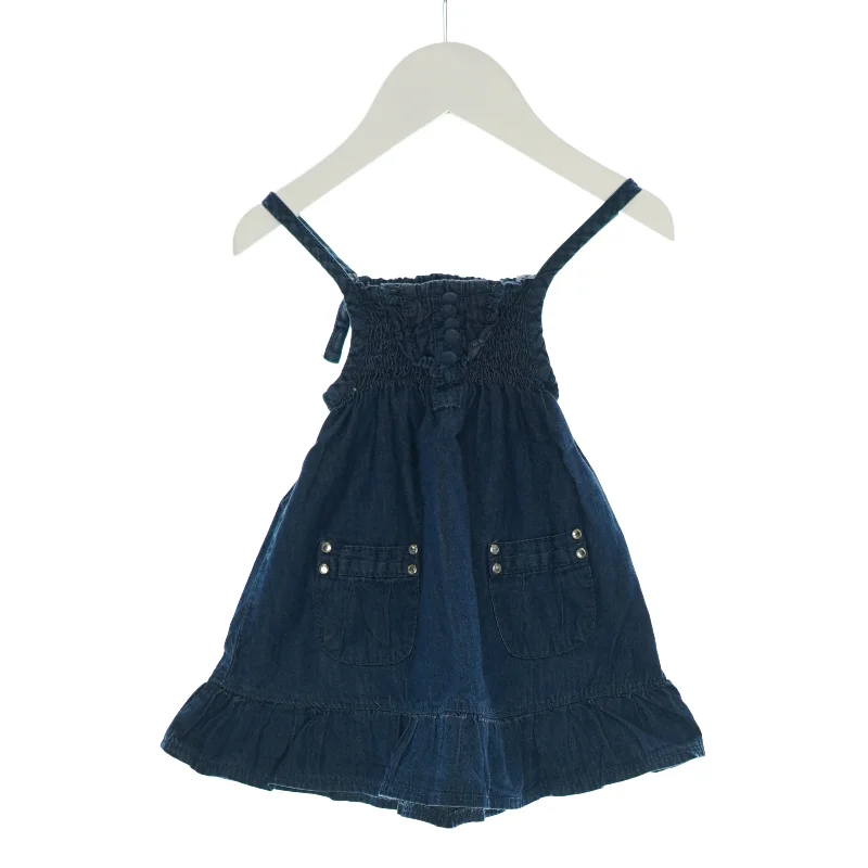 Kjole fra Name It (str. 74)