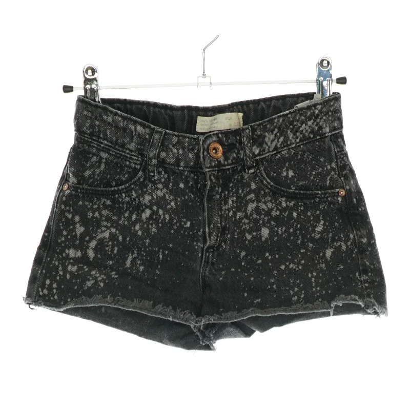 Shorts fra Zara (str. 128)
