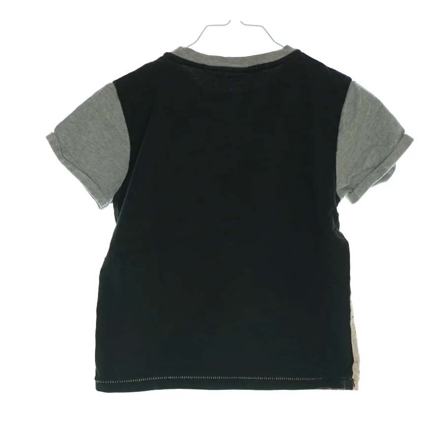 T shirt fra Molo (str. 110)