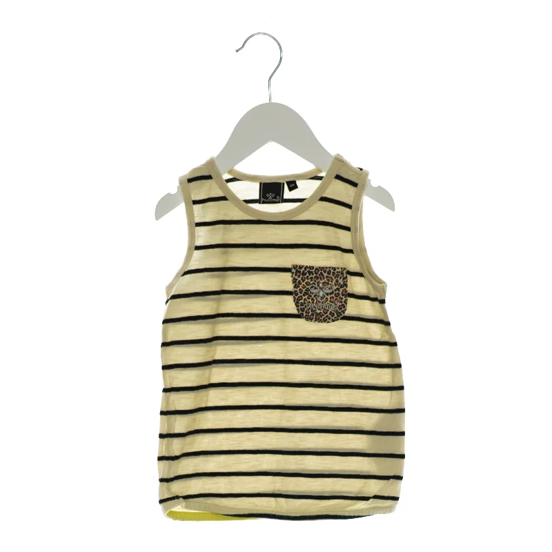 Tank top fra Hummel (str. 104)