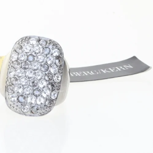 Sølvring med krystaller fra Dyrberg Kern (str. 51 mm)