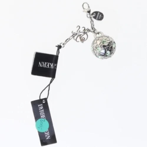 Sølv nøglering med vedhæng fra Dyrberg Kern (str. Ø 2 cm)